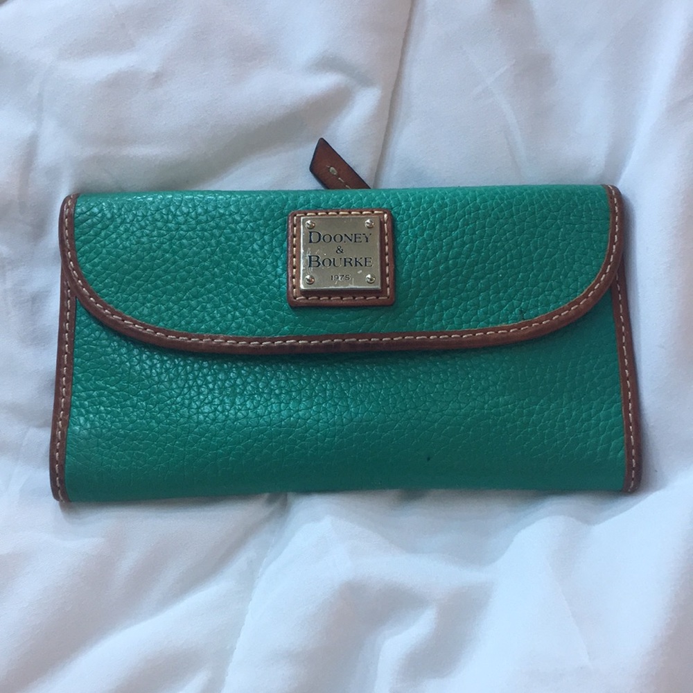 Dooney & Bourke pebble leather Wallet.